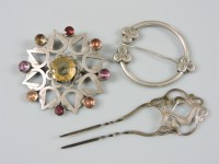 Lot 65 - An Art Nouveau sterling silver hair pin