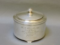 Lot 117 - A silver box and cover