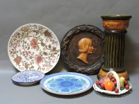 Lot 286 - A collection of ceramics