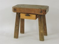 Lot 481 - An old elm butcher's block