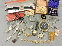 Lot 72 - A collection of costume jewellery