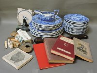 Lot 315 - A quantity of blue and white Spode pottery