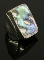 Lot 19 - A sterling silver abalone ring