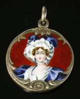 Lot 3 - A German silver Jugendstil slide mirror pendant