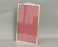 Lot 84 - A rectangular silver photo frame