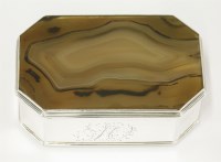 Lot 255 - A George III silver-mounted agate table snuff box