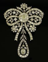 Lot 263 - A Portuguese stomacher brooch/pendant