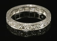 Lot 568 - A white gold