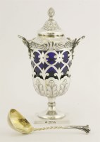 Lot 138 - An Edwardian silver two-handled sugar/cream vase and cover