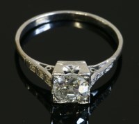 Lot 396 - An Art Deco single stone diamond ring