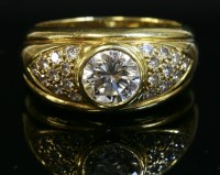 Lot 530 - A single stone diamond tapering band ring