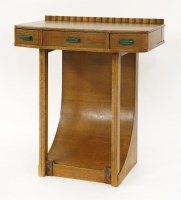 Lot 192 - An Art Deco oak side table