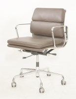 Lot 592 - A contemporary office chair