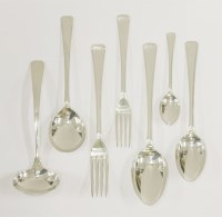 Lot 90 - An art deco silver salisbury pattern flatware service