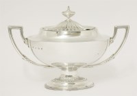 Lot 72 - An Edwardian silver sauce tureen and cover