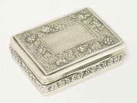 Lot 251 - A George III silver snuff box