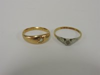 Lot 41 - An 18ct gold diamond set gypsy ring