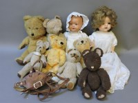 Lot 283 - A collection of vintage teddy bears