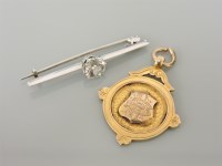 Lot 22A - A 9ct gold medallion