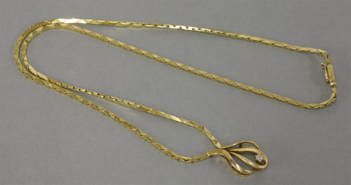 Lot 19 - A 9ct gold cobra necklace