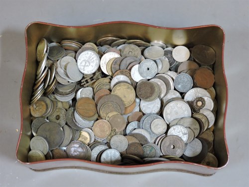 Lot 99 - A quantity of world coins