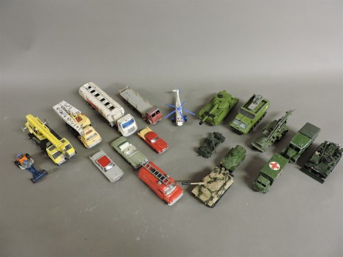 Lot 203 - A collection of mixed Dinky toys
