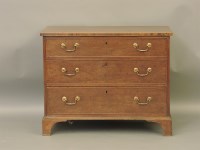 Lot 358 - A small George III chest of three drawers