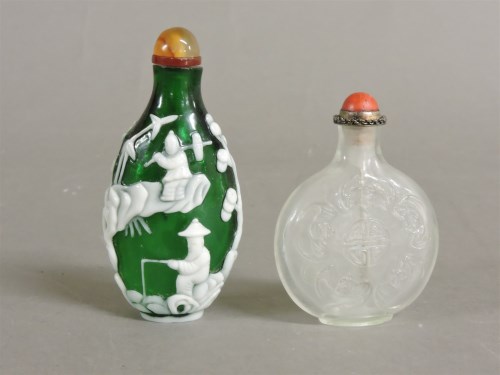 Lot 57 - A Chinese clear glass scent bottle and stopper