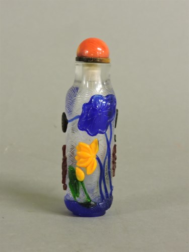 Lot 58 - A Chinese overlaid glass scent bottle and stopper