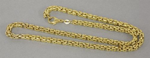 Lot 28 - A 9ct gold hollow Byzantine link chain