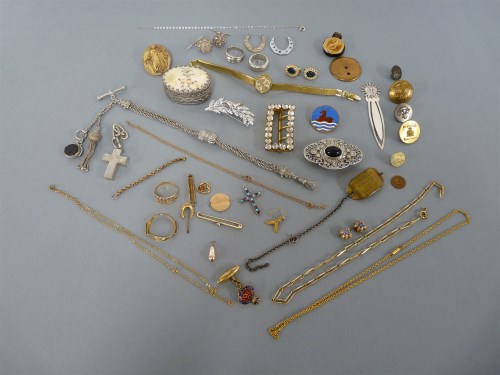 Lot 45 - A collection of jewellery and costume jewellery