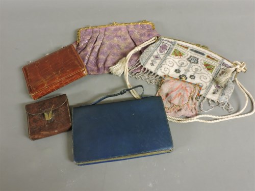 Lot 87 - An early 20th century beadwork evening bag