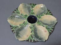 Lot 211 - A Minton majolica dish