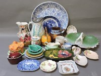 Lot 295 - A collection of mixed ceramics