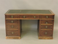 Lot 340 - An early 20th century mahogany pedestal desk