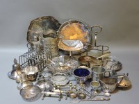 Lot 218 - A quantity of assorted silver plate and metal wares