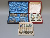 Lot 57 - A cased set of twelve silver teaspoons and sugar tongs