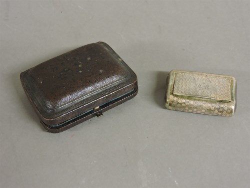 Lot 80 - An early 19th century silver snuff box