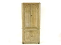Lot 501 - An oak floor standing corner cupboard