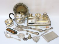 Lot 30 - A silver plated desk stand