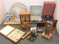 Lot 245 - A collection of scientific items