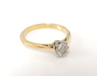 Lot 17 - A single stone diamond ring
