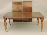 Lot 389 - A Victorian mahogany extending dining table