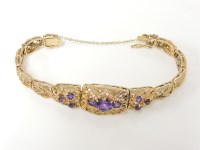 Lot 17 - A 9ct gold amethyst plaque bracelet