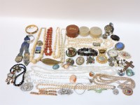 Lot 68 - A mixed lot of jewellery