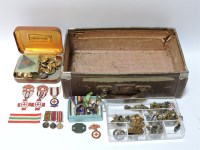 Lot 92 - A collection of military cap badges