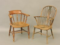 Lot 542 - A 19th century elm Windsor chair