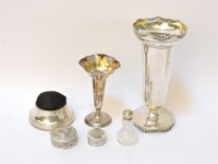 Lot 88 - An early 20th century silver vase