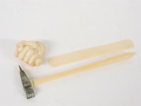 Lot 79 - An ivory ice pick