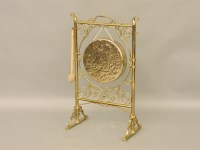 Lot 521 - A Victorian brass dinner gong